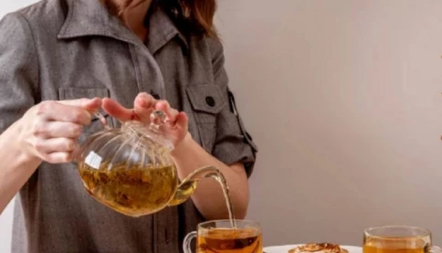 Đừng để thú vui uống trà quá đà "giết" thận khiến sức khỏe nguy kịch