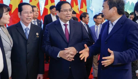 Thủ tướng cam kết xóa cơ chế xin - cho, giảm thủ tục cho doanh nghiệp