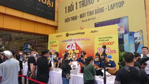 Sau "cuộc chiến giá", đồ công nghệ, điện máy lại hết rẻ