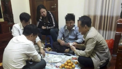 Phó chủ tịch xã Long Châu nói hình ảnh chơi bài ******* là cắt ghép