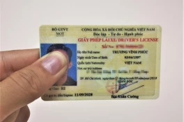 Giấy phép lái xe chỉ còn hạng B, vậy người có bằng lái xe hạng B1 có được lái xe số sàn?