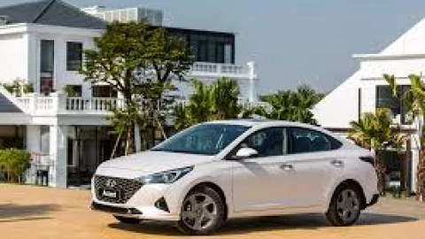 Hyundai Accent đời cũ giảm giá khủng, quyết xả hàng tồn tại đại lý