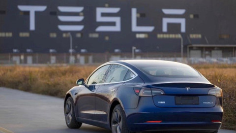 Doanh số ô tô điện Tesla "rơi tự do" tại Mỹ và Châu Âu