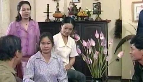 Mùa lá rụng trong vườn - bi kịch gia đình bao nhiêu năm vẫn không cũ