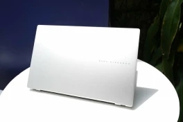 Asus Vivobook S 15: chiếc laptop AI Copilot+ PC chạy Snapdragon X Elite đầu tiên tại Việt Nam, pin lên tới hơn 18 giờ, màn hình OLED 3K 120Hz