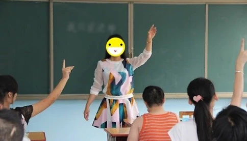 Phụ huynh bàn tán xôn xao trên nhóm mạng vè dạy thêm, học thêm