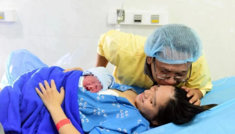 Bộ Chính trị: Không kỷ luật trường hợp sinh con thứ 3 trở lên