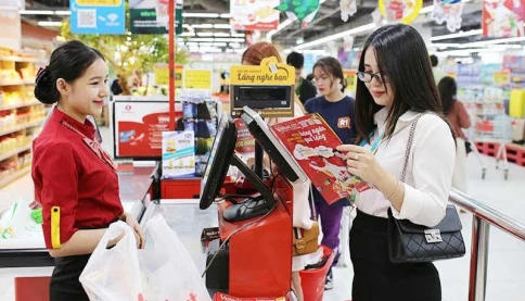 Thương mại điện tử bùng nổ: Bán hàng truyền thống còn chỗ đứng?