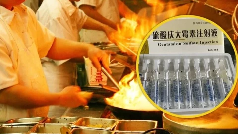 Hai đầu bếp Trung Quốc bị bắt vì trộn kháng sinh vào thức ăn của khách, dân mạng vừa tức giận vừa sợ hãi khi biết nguyên nhân
