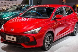 Mẫu ô tô hơn 300 triệu khiến Kia Morning, Grand i10 "khóc thét", 100km chỉ tốn 4,4 lít xăng