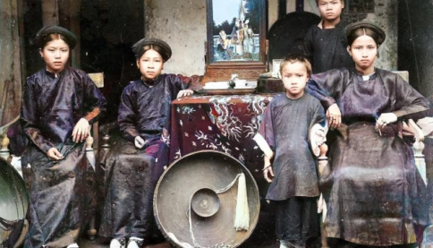 Tại sao tên con gái thời trước đều có chữ "Thị"
