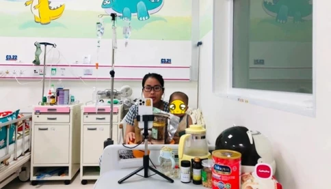 Thái độ bất ngờ của ‘Mẹ Bắp’ và Phạm Thoại trước ồn ào sao kê, bị nghi ‘ăn chặn’ 16 tỷ tiền từ thiện