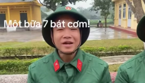 Danh tính chú bộ đội có biệt danh là ‘máy và’, nhiều người sửng sốt khi ăn hết 7 bát cơm/bữa