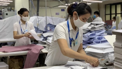 Ai được đóng BHXH một lần cho 5 năm còn thiếu để nhận lương hưu sớm