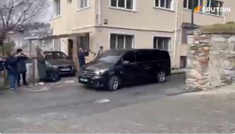 Video phái đoàn Nga đến dinh thự của Tổng lãnh sự quán Hoa Kỳ tại Istanbul