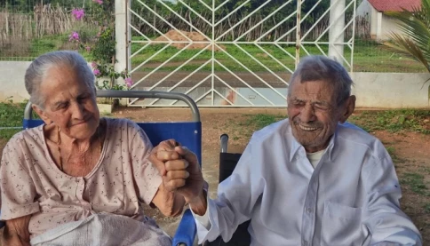 Cặp đôi còn sống có cuộc hôn nhân lâu nhất thế giới chia sẻ bí kíp bên nhau hạnh phúc vô cùng đơn giản?