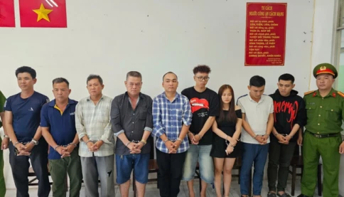 Nóng! Bắt khẩn cấp 9 người liên quan vụ khiêng quan tài trước chợ Bến Thành