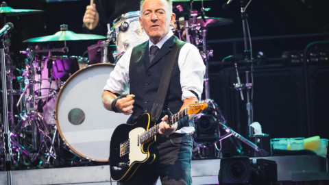 Bruce Springsteen trở thành tỷ phú nhờ bán lại catalog cho Sony