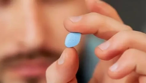 Một người bình thường thỉnh thoảng dùng Viagra có được không? Tác dụng phụ là gì?