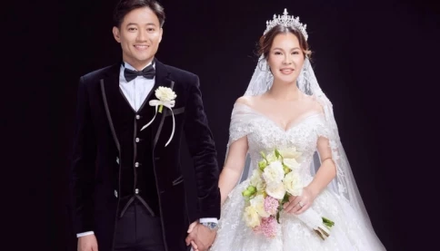 Vợ diễn viên Quý Bình cầu xin khán giả điều gì trong lễ tang tiễn đưa chồng?