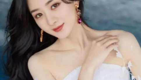 Phụ nữ là gì? Bạn thích câu trả lời nào hơn dưới đây?