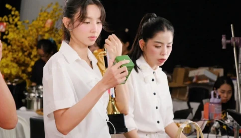 Hoa hậu Thùy Tiên xin lỗi vụ kẹo rau củ