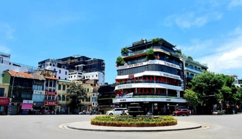 Bao giờ phá tòa nhà "Hàm cá mập" ở bờ Hồ?