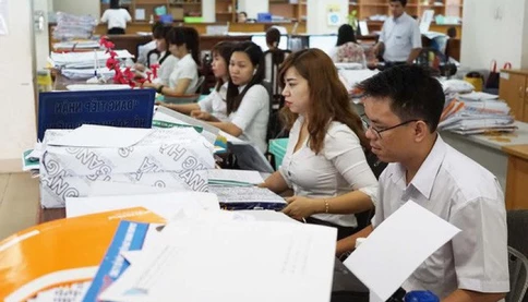 Kết luận số 127 nói gì về việc TẠM DỪNG giải quyết chế độ cho cán bộ không tái cử, về hưu sớm?