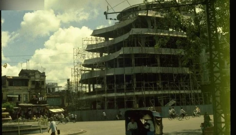 "Hàm cá mập" thuở ban đầu: Ảnh hiếm giai đoạn xây dựng