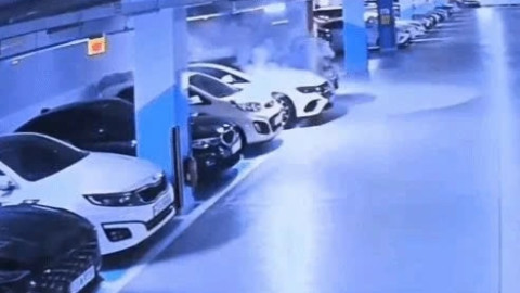 Hàn Quốc "nóng mặt", triệu tập cuộc họp khẩn sau vụ bốc cháy xe điện Mercedes EQE