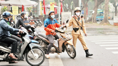 Mất bằng lái ngay lập tức, đừng bỏ quên danh sách lỗi vi phạm bị trừ "sạch" 12 điểm
