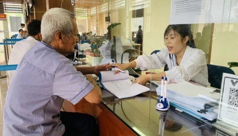 Không giải quyết nghỉ hưu trước tuổi cho công chức, viên chức nào?