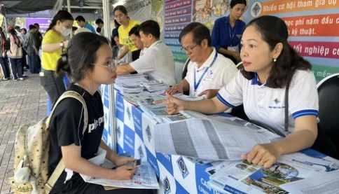Phụ huynh và học sinh hiện đang rất sốt ruột chờ đợi Quy chế tuyển sinh đại học năm 2025
