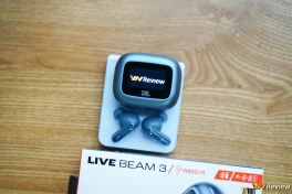 Đánh giá JBL Live Beam 3: độc đáo tai nghe có màn hình trên hộp sạc, hoàn toàn không phải để “làm màu”