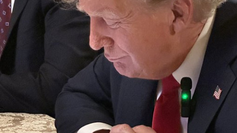 Donald Trump quay trở lại X, đang chat với Elon Musk trực tuyến