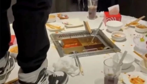 Haiz! chỉ vì có kẻ đi tiểu vào nồi lẩu  mà Haidilao lao đao!