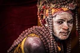 Nổi da gà với bộ lạc nguyên thủy có tục lệ ăn thịt người, lấy sọ làm cốc, chuyên khỏa thân