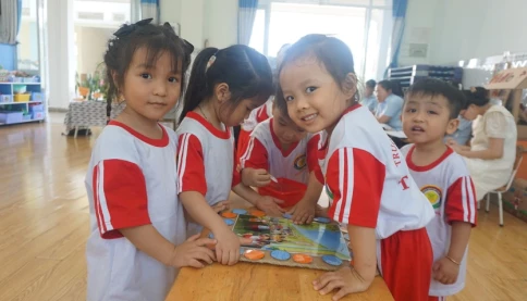 Miễn học phí là đi học không phải đóng tiền, có đúng không?