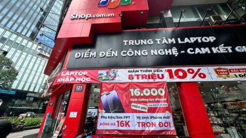 Duy nhất 16/8/2024 tại FPT Shop và F.Studio by FPT, tặng miễn phí 16.000 kính cường lực iPhone