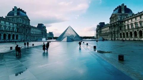 Có 1 Paris rất khác, không giống Lễ khai mạc Olympic Paris vừa qua