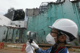 Nhà máy điện hạt nhân Fukushima bị rò rỉ hàng chục tấn nước phóng xạ