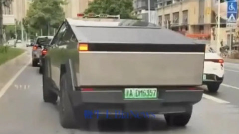 Tesla Cybertruck đầu tiên đến Trung Quốc với mức giá ngất trên cành quất