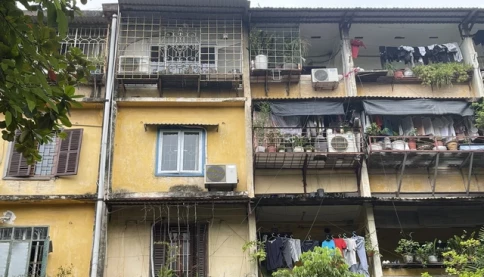 Giá "các bác" nhà tập thể Hà Nội tuổi đời 40 - 50 năm nhưng vẫn trên trăm củ 1 mét vuông đấy cả nhà ạ!