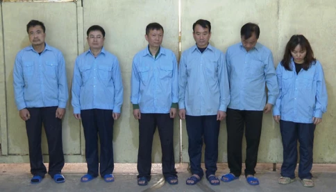 Bắt 2 chủ tịch phường và nhiều cán bộ ở Hà Nội vì nhận hối lộ