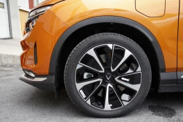 Nặng hơn xe xăng nhiều, xe điện có cần lốp đặc biệt không?