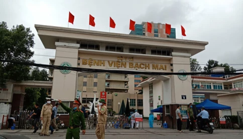 Vì sao bệnh viện Bạch Mai khuyên người dân đi khám ngày Rằm, mồng Một
