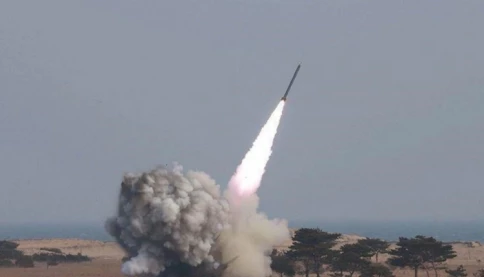 Nhóm Houthi nã tên lửa siêu vượt âm vào sân bay Israel