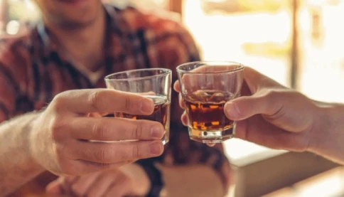 “Đừng vay hai tiền, đừng uống ba, đừng đi bốn” nghĩa là gì?