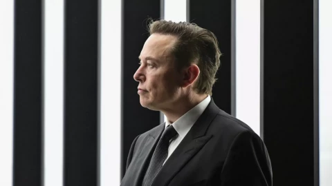 Elon Musk phản hồi ngay đề xuất bất thường của Trump