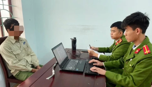 Công an triệu tập ngay người đàn ông đánh đập vợ con giữa bữa cơm dù không có ai tố cáo